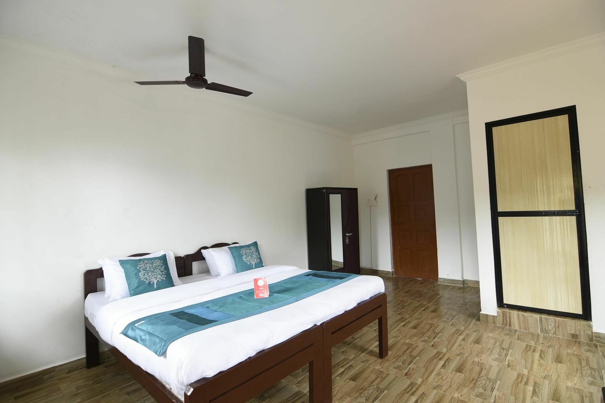 Frank Guest House Baga Exterior photo