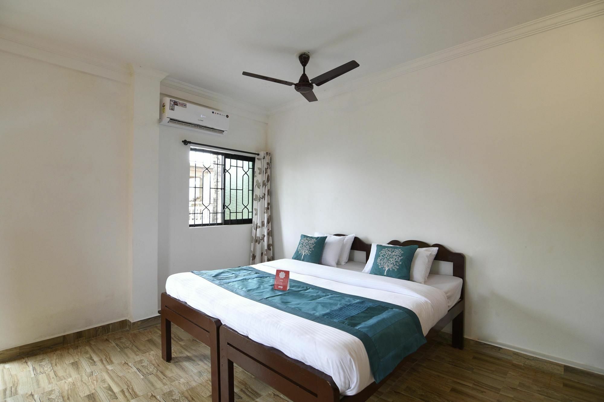 Frank Guest House Baga Exterior photo